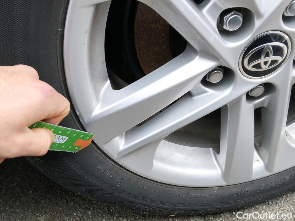  Toyota  Corolla TOYOTA  1.8 125H ACTIVE TECH E-CVT #22