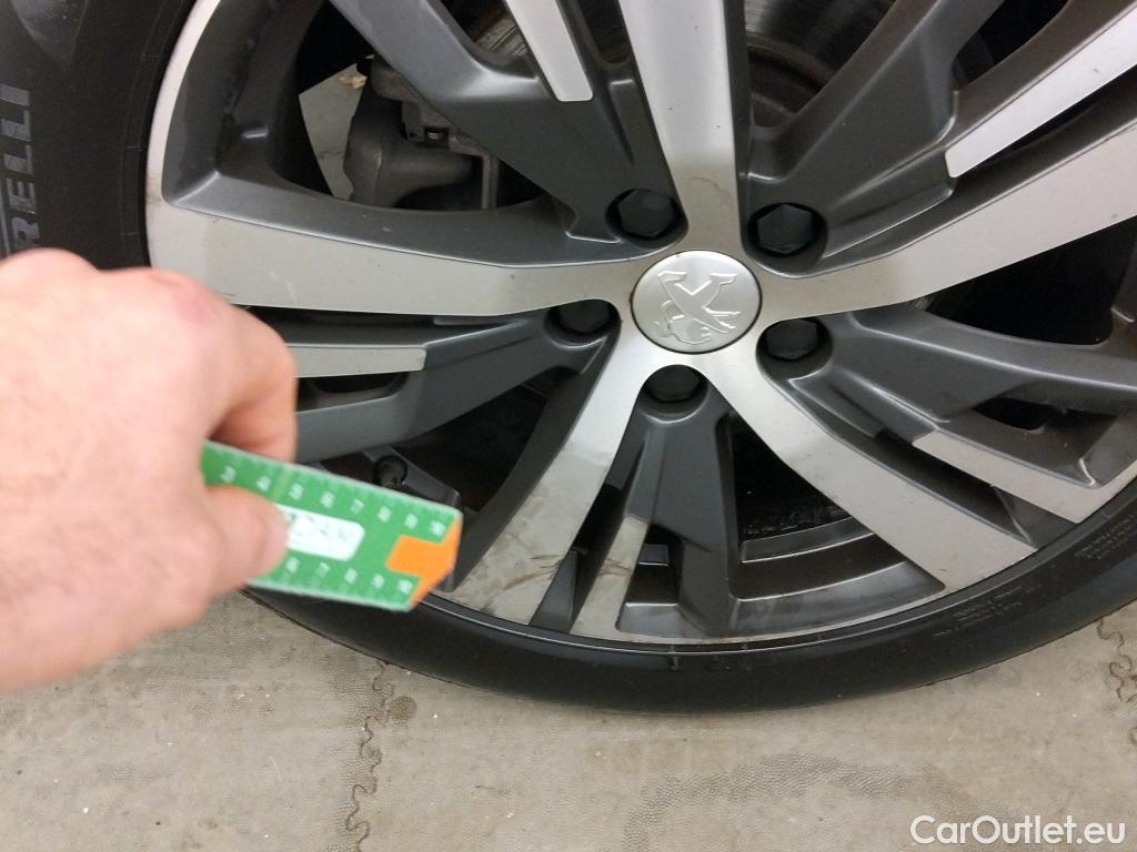  Peugeot  3008 PEUGEOT  / 2020 / 5P / todoterreno 1.5 BlueHDi 96kW (130CV) S&S Allure EAT8 #10