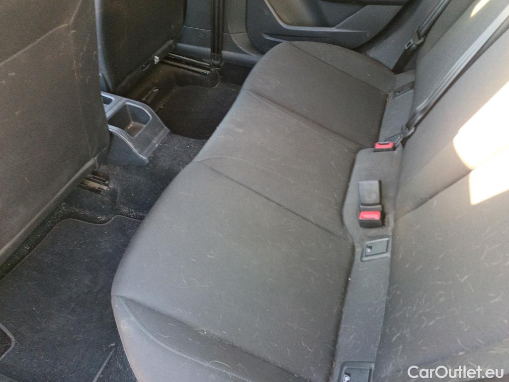  Audi  A1 Sportback AUDI A1 / 2018 / 5P / berlina con portón Sportback Advanced 30 TFSI 81kW (110CV) #4