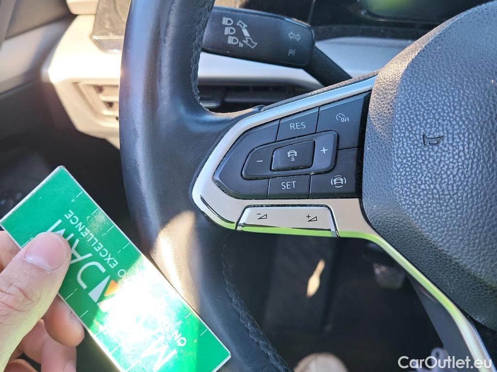  Volkswagen  Golf  VOLKSWAGEN / 2020 / 5P / berlina con portón 1.0 TSI 81kW (110CV) #30