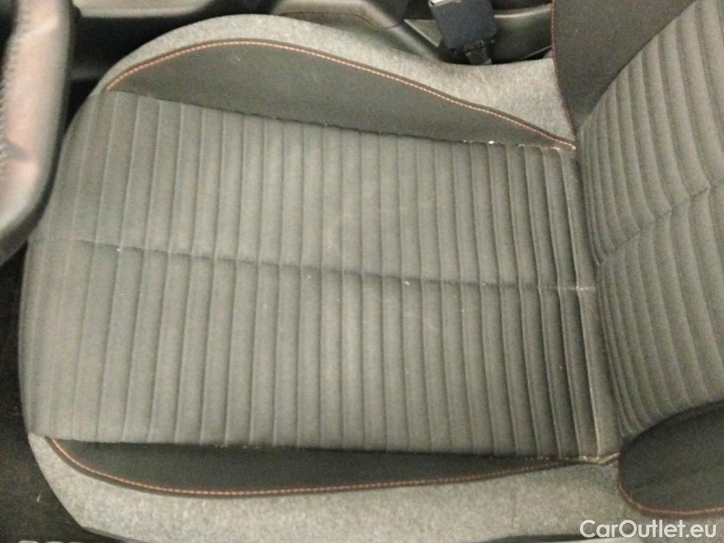  Peugeot  2008 PEUGEOT  / 2019 / 5P / todoterreno Active Pack BlueHDI 81kW (110CV) #5