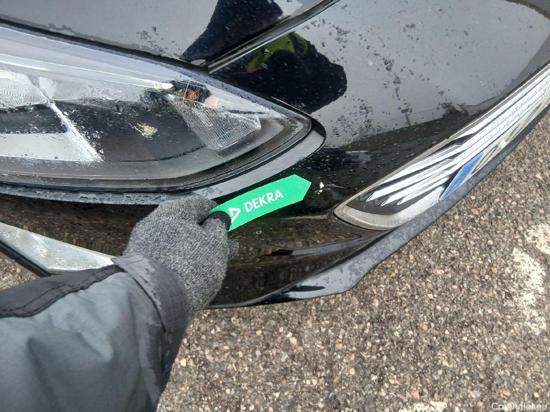  Ford  Focus FORD  / 2018 / 5P / berlina con portón 2.0 Ecoblue 110kW Titanium Auto #2