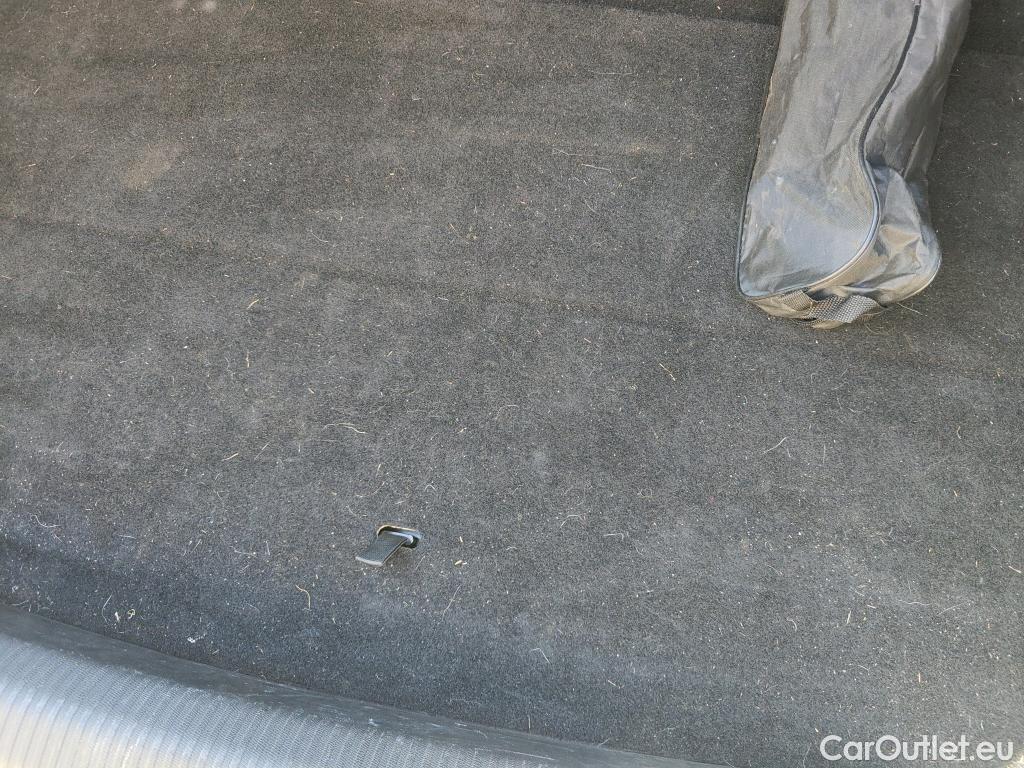  Peugeot  508 PEUGEOT  / 2018 / 5P / berlina con portón 5P Business Line BlueHDi 130 EAT8 (AC) #14