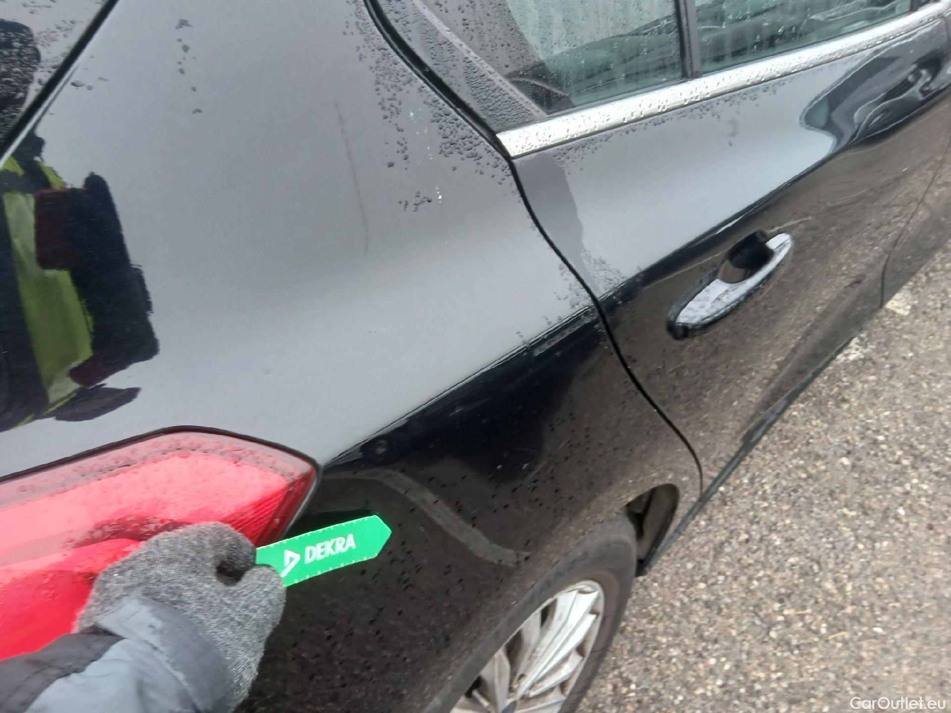  Ford  Focus FORD  / 2018 / 5P / berlina con portón 2.0 Ecoblue 110kW Titanium Auto #11