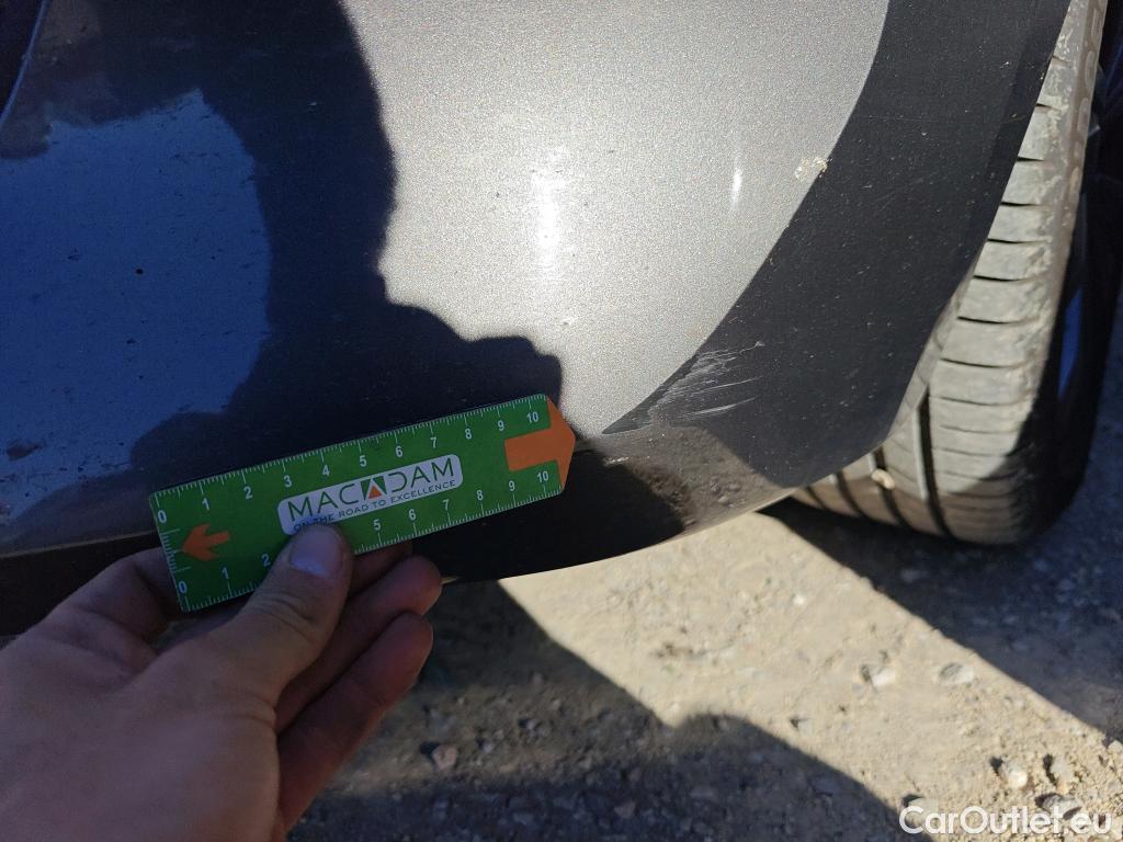  Peugeot  508 PEUGEOT  / 2018 / 5P / berlina con portón 5P Business Line BlueHDi 130 EAT8 (AC) #25