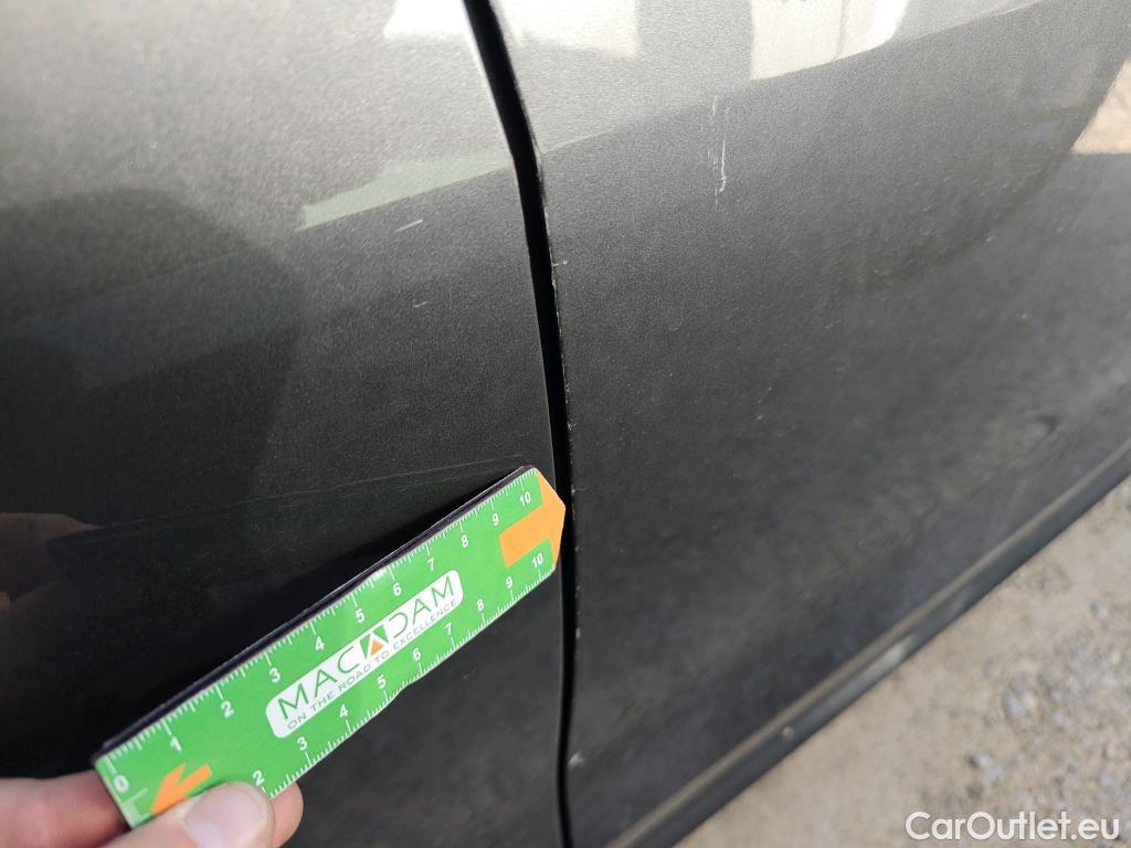  Peugeot  508 PEUGEOT  / 2018 / 5P / berlina con portón 5P Business Line BlueHDi 130 EAT8 (AC) #5