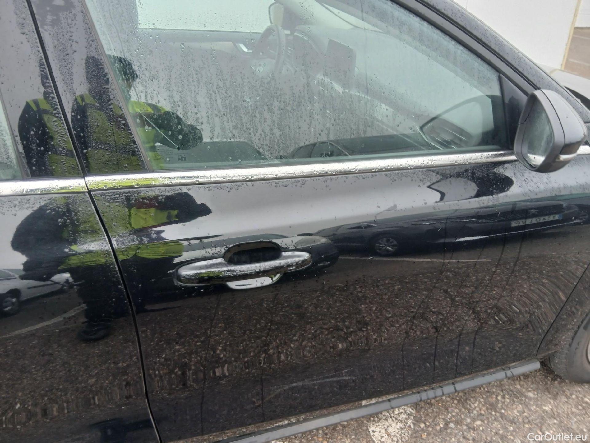  Ford  Focus FORD  / 2018 / 5P / berlina con portón 2.0 Ecoblue 110kW Titanium Auto #16