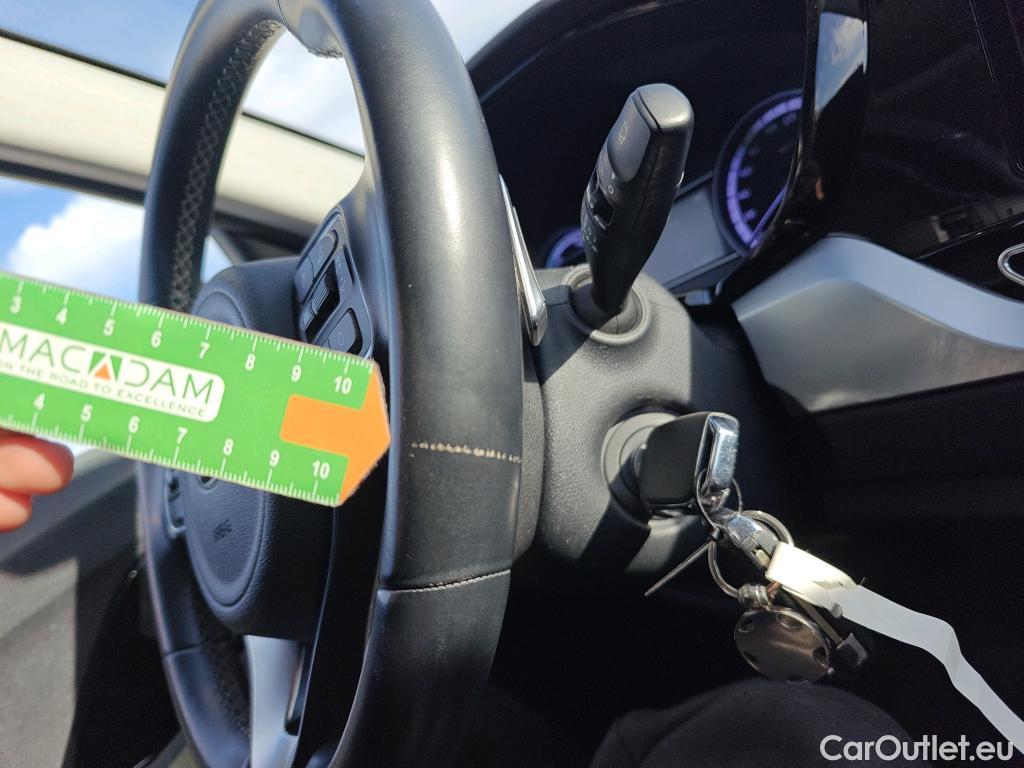  KIA  Niro KIA  / 2019 / 5P / crossover 1.6 GDi HEV 104kW (141CV) Drive #24