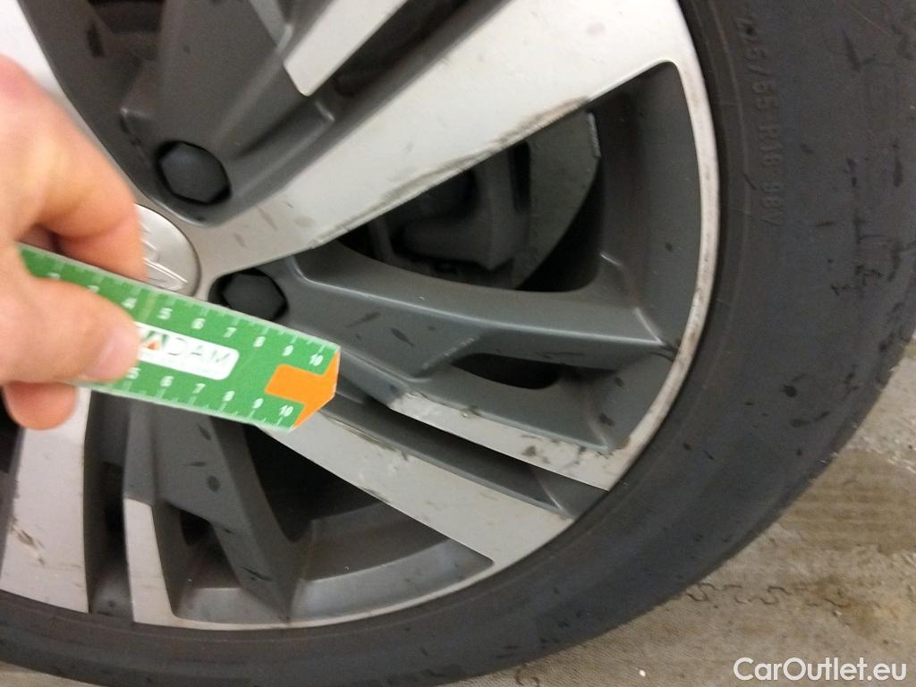  Peugeot  3008 PEUGEOT  / 2020 / 5P / todoterreno 1.5 BlueHDi 96kW (130CV) S&S Allure EAT8 #8