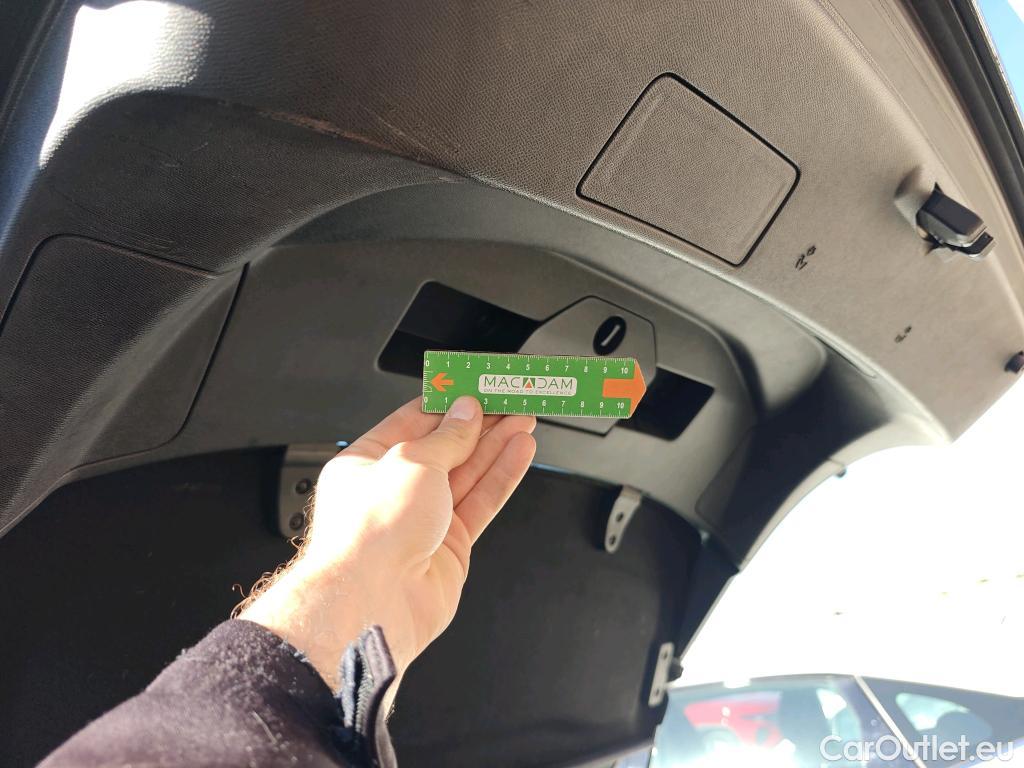  Peugeot  508 PEUGEOT  / 2018 / 5P / berlina con portón 5P Business Line BlueHDi 130 EAT8 (AC) #19