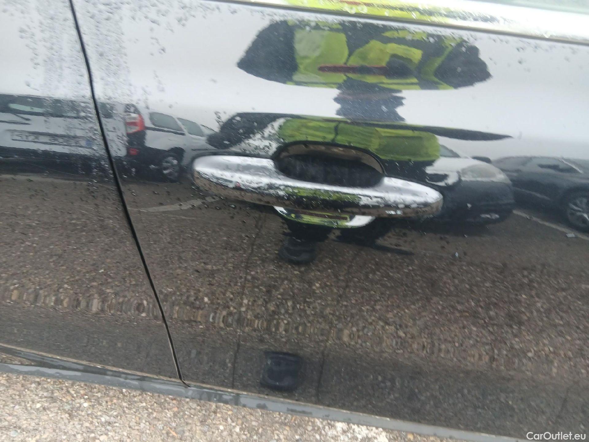  Ford  Focus FORD  / 2018 / 5P / berlina con portón 2.0 Ecoblue 110kW Titanium Auto #18