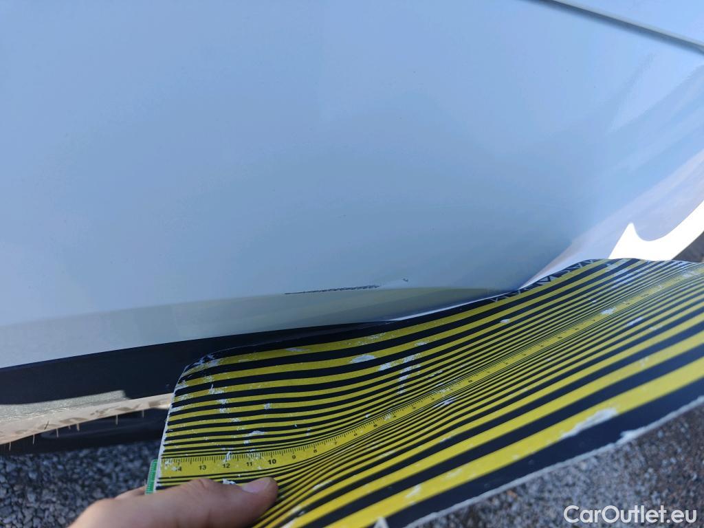  Peugeot  2008 PEUGEOT  / 2019 / 5P / todoterreno Active Puretech 100 S&S BVM6 #13