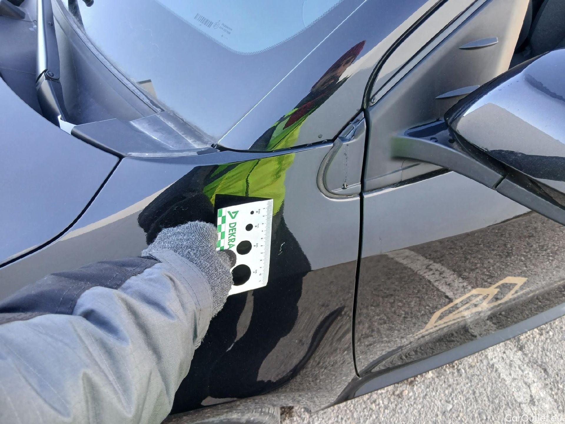  Toyota  Yaris TOYOTA  / 2020 / 5P / berlina con portón 1.5 120H Active Tech #6