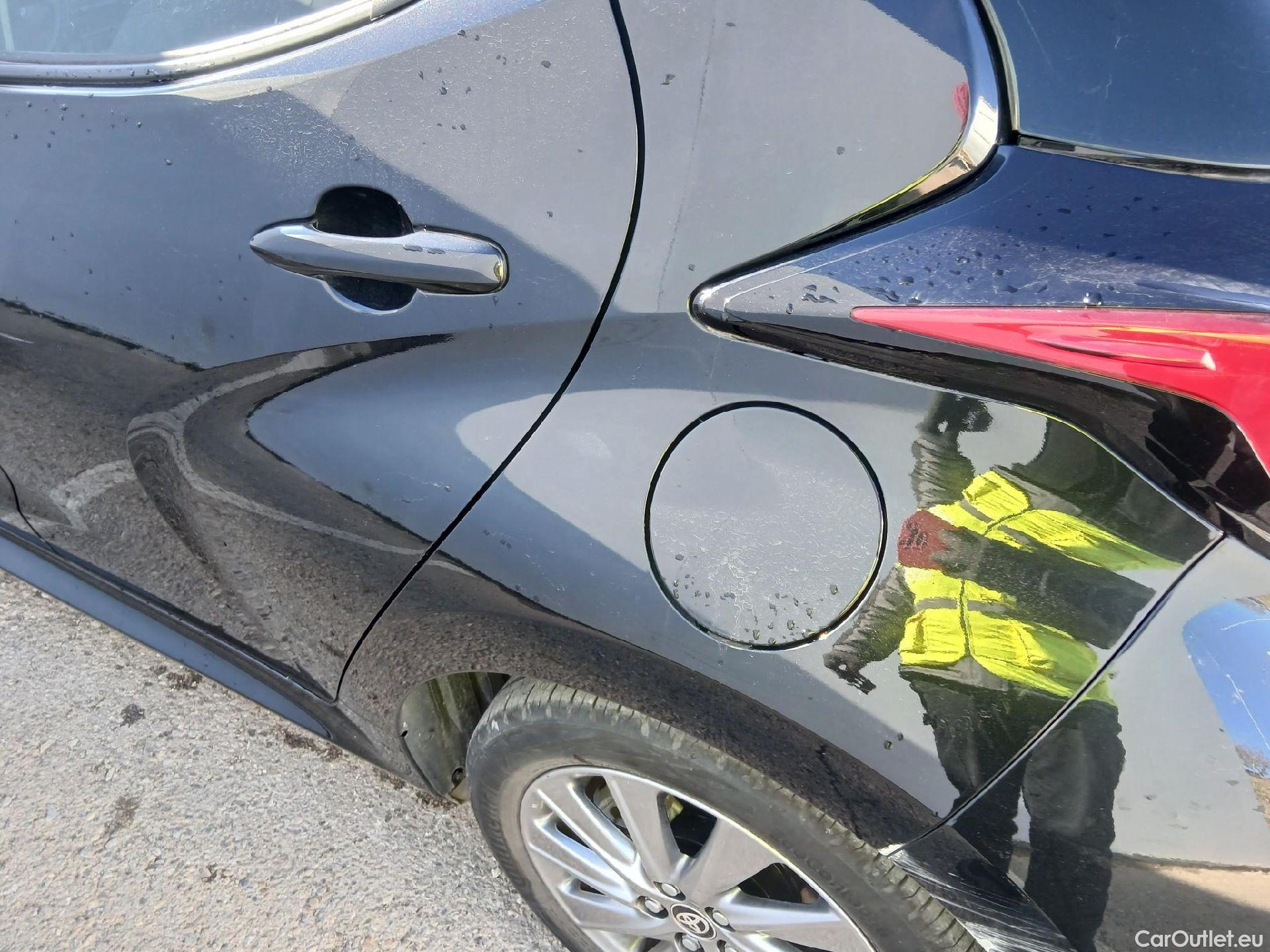  Toyota  Yaris TOYOTA  / 2020 / 5P / berlina con portón 1.5 120H Active Tech #11