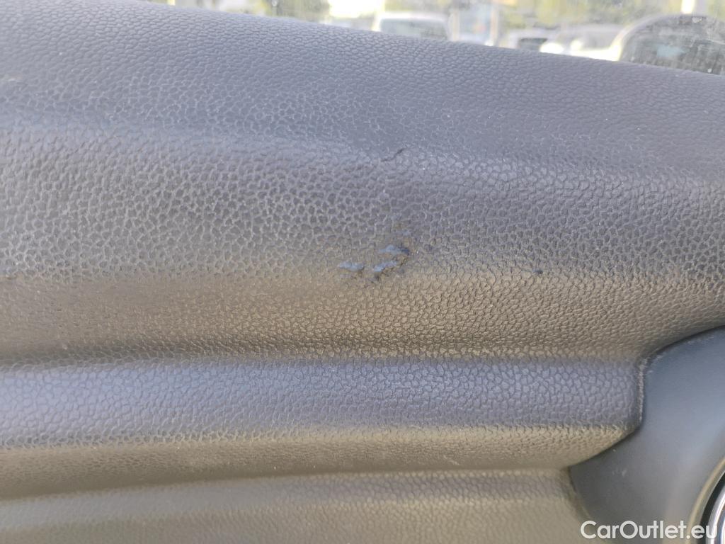  Mini  Cooper MINI MINI / 2014 / 5P / berlina con portón ONE 5 PUERTAS (CX) #4