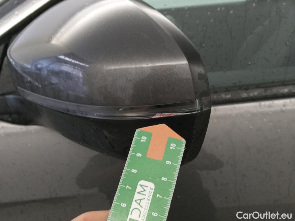  Peugeot  3008 PEUGEOT  / 2020 / 5P / todoterreno 1.5 BlueHDi 96kW (130CV) S&S Allure EAT8 #32