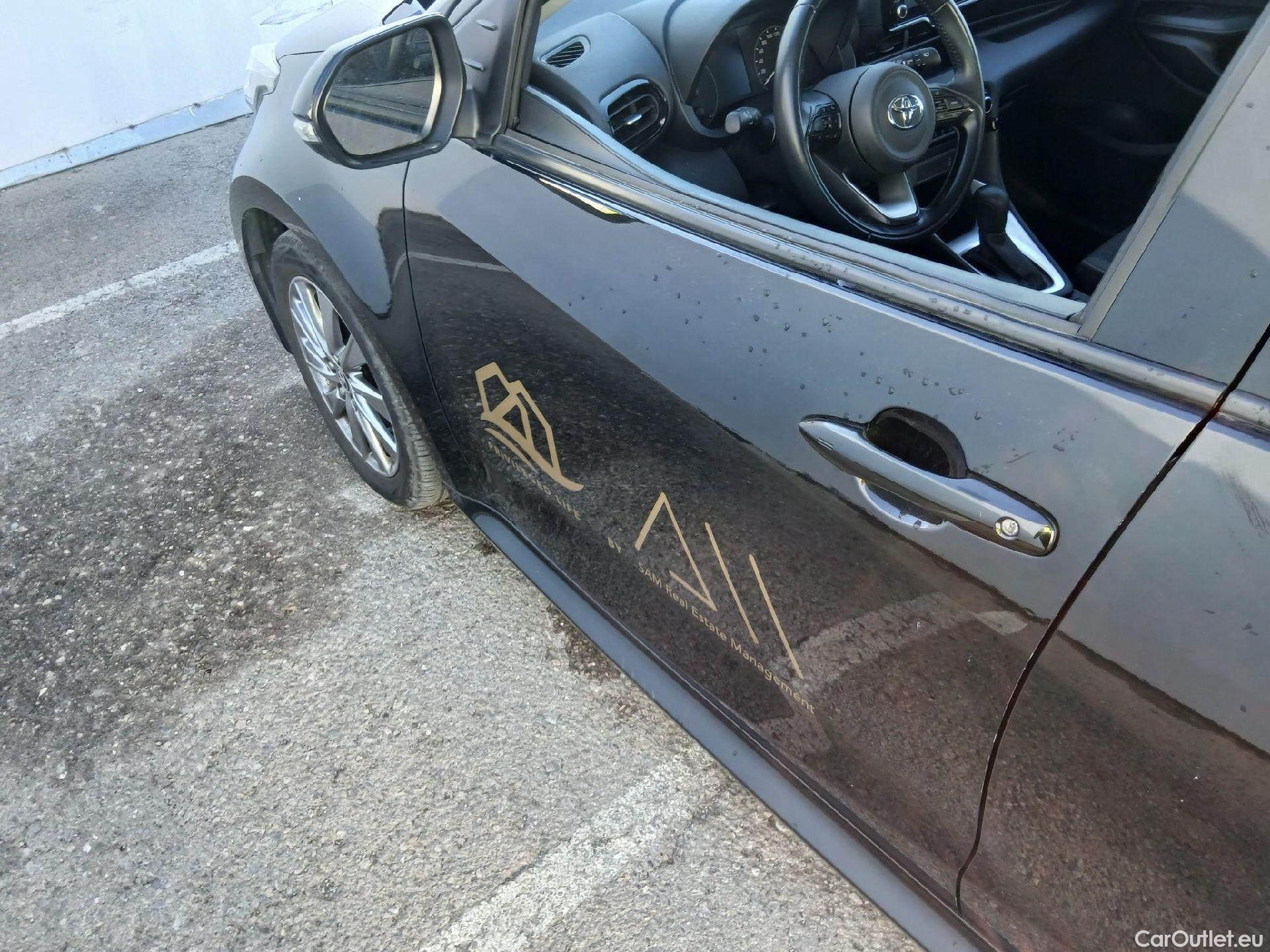  Toyota  Yaris TOYOTA  / 2020 / 5P / berlina con portón 1.5 120H Active Tech #7