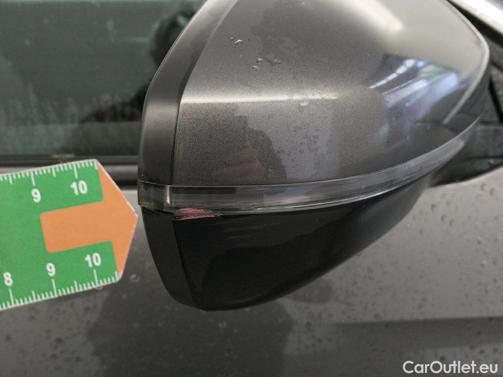  Peugeot  3008 PEUGEOT  / 2020 / 5P / todoterreno 1.5 BlueHDi 96kW (130CV) S&S Allure EAT8 #38