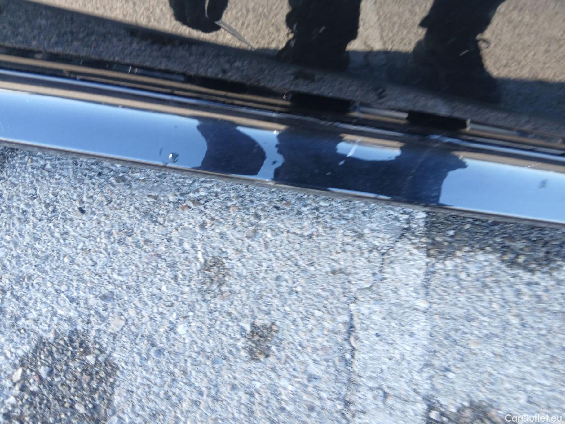  Toyota  Yaris TOYOTA  / 2020 / 5P / berlina con portón 1.5 120H Active Tech #25