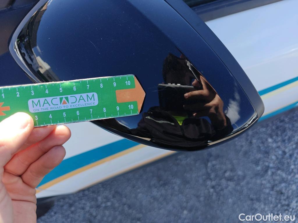  Peugeot  2008 PEUGEOT  / 2019 / 5P / todoterreno Active Puretech 100 S&S BVM6 #45