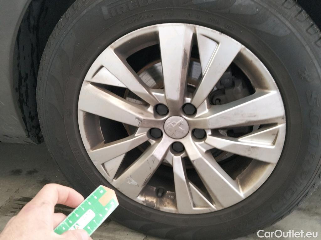  Peugeot  3008 PEUGEOT  / 2016 / 5P / todoterreno 1.5L BlueHDi 96kW (130CV) S&S Active (AC2) #18