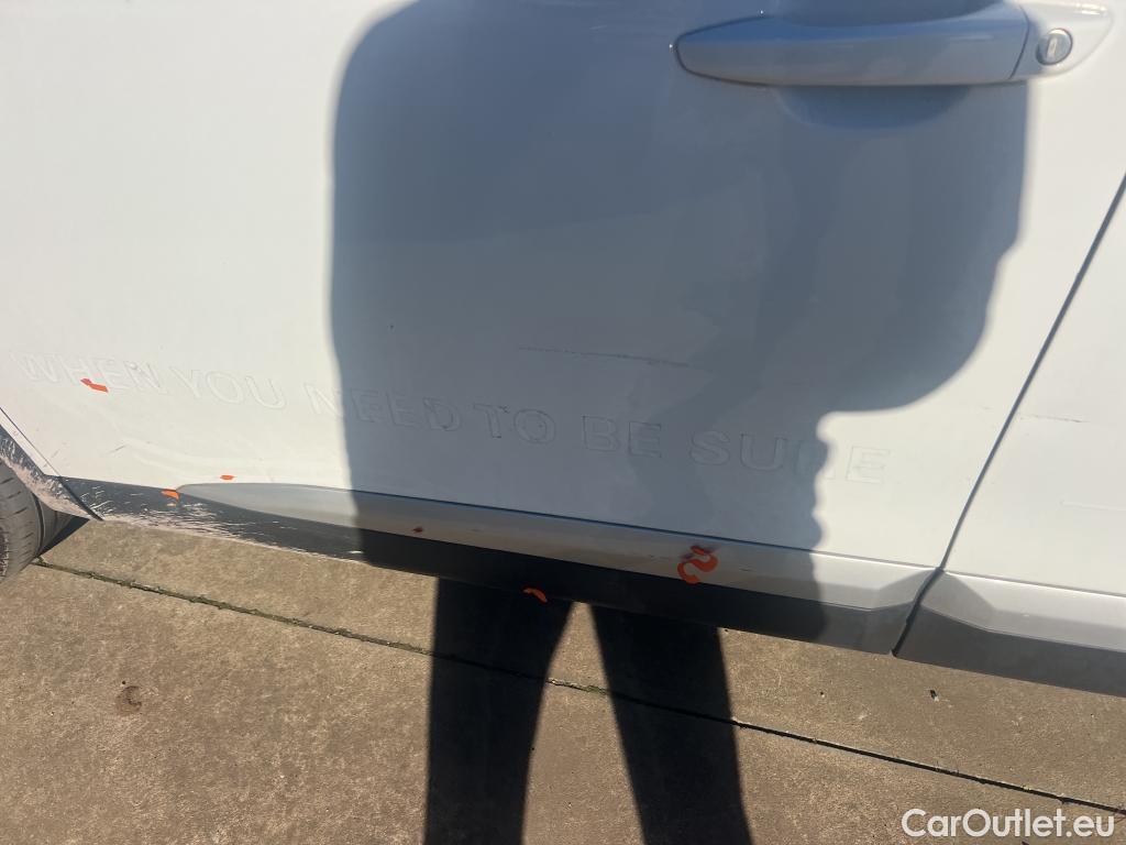  Peugeot  2008 PEUGEOT  / 2019 / 5P / todoterreno Allure BlueHDI 81kW (110CV) #13