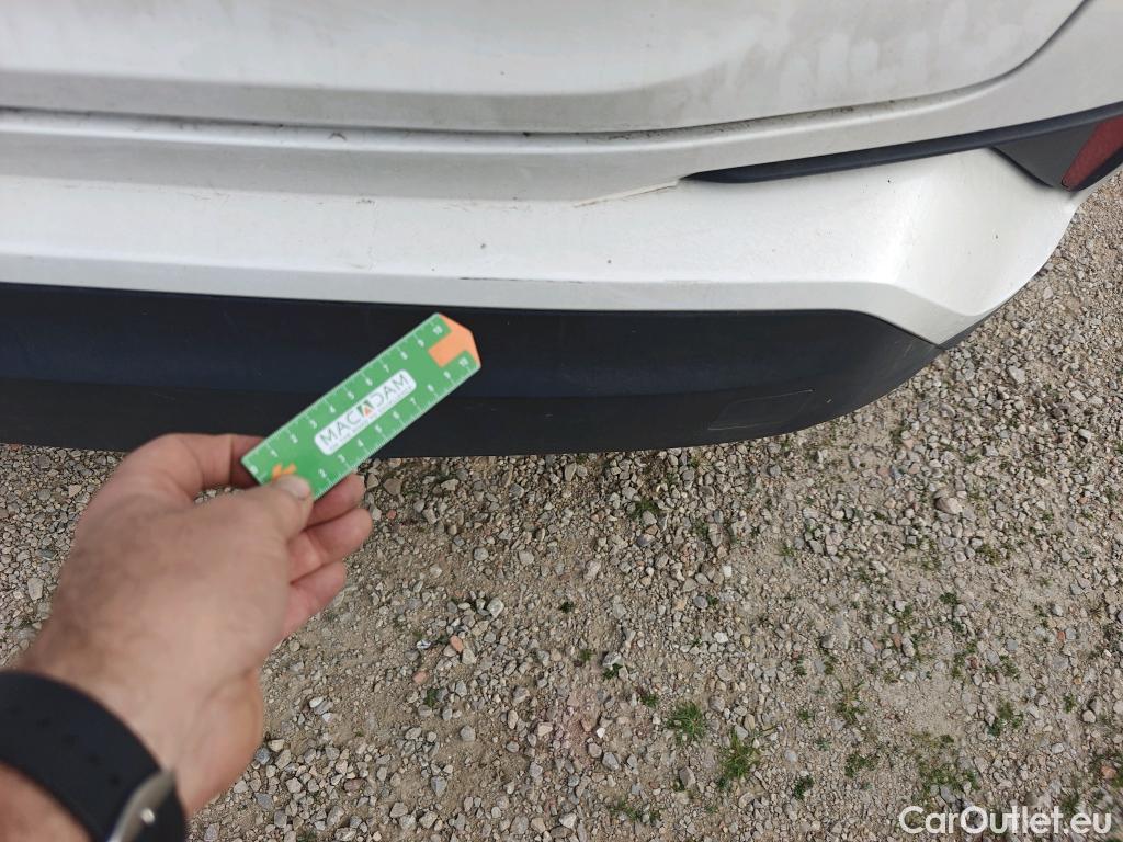  Toyota  C-HR TOYOTA  / 2019 / 5P / todoterreno 1.8 125H Active #17