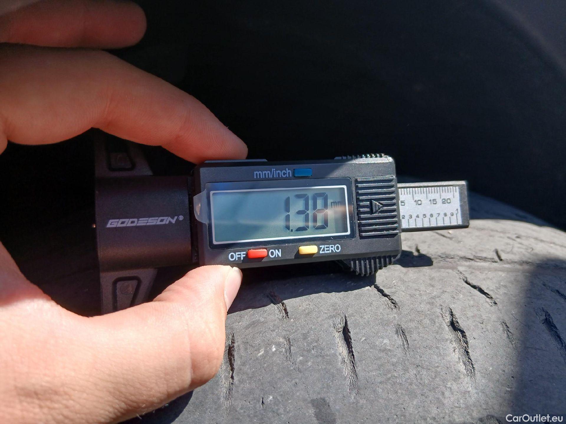  Mercedes  GLA MERCEDES-BENZ  / 2020 / 5P / todoterreno  250 e #2