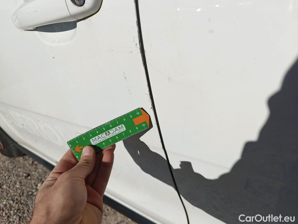  Citroen  C3 CITROEN  / 2016 / 5P / berlina con portón BlueHDi 73KW (100CV) S&S FEEL #12