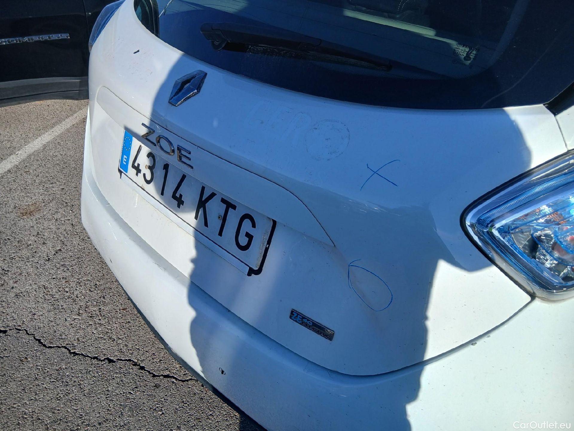  Renault  Zoe RENAULT  / 2013 / 5P / berlina con portón Limited 40 R110 -18 #32