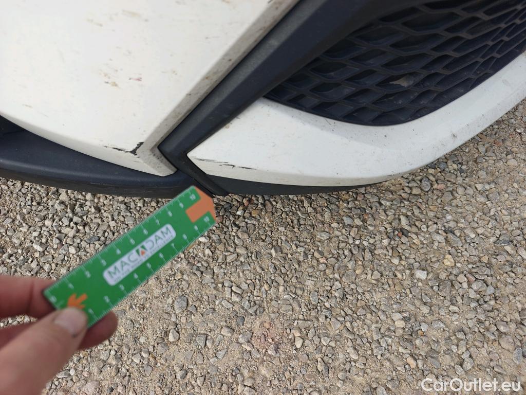  Toyota  C-HR TOYOTA  / 2019 / 5P / todoterreno 1.8 125H Active #6