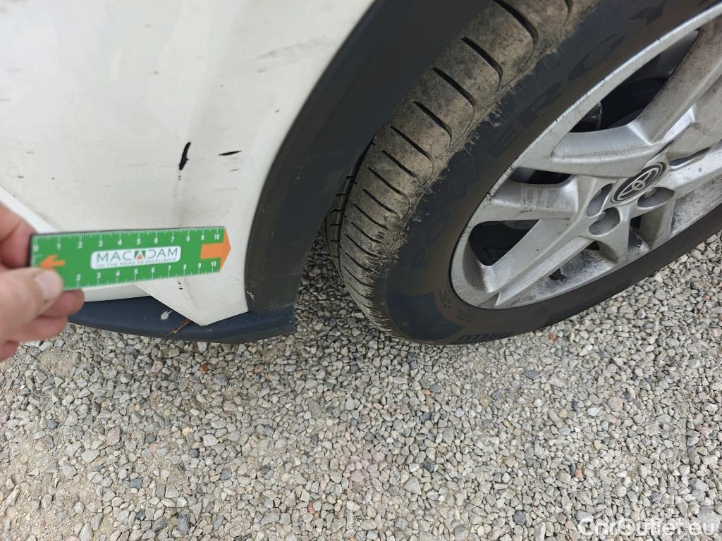  Toyota  C-HR TOYOTA  / 2019 / 5P / todoterreno 1.8 125H Active #23