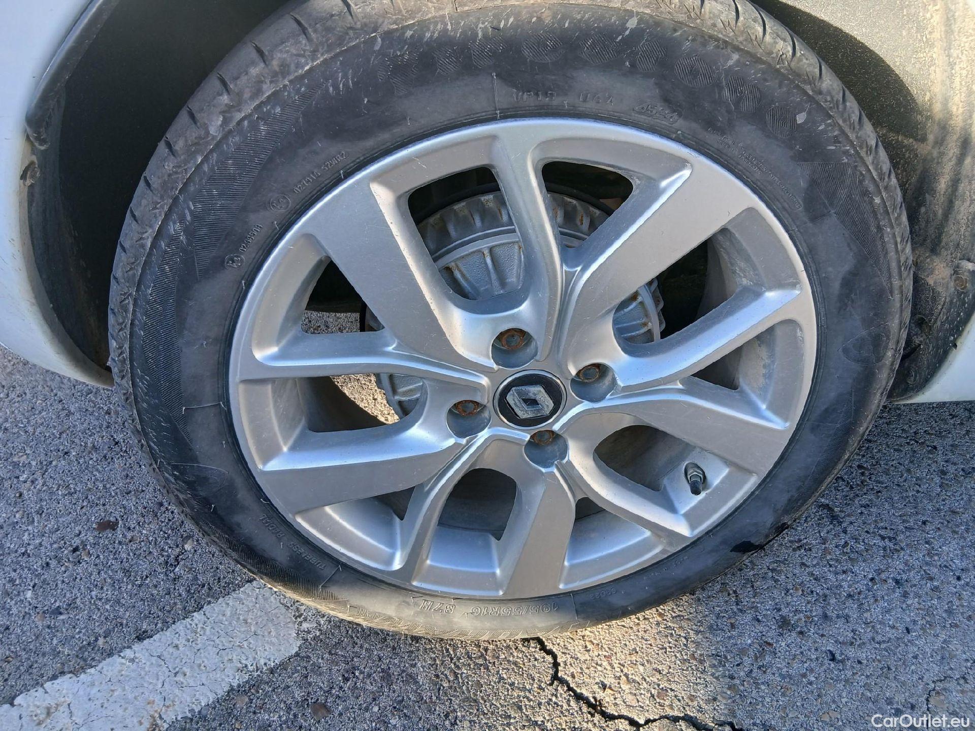  Renault  Zoe RENAULT  / 2013 / 5P / berlina con portón Limited 40 R110 -18 #15