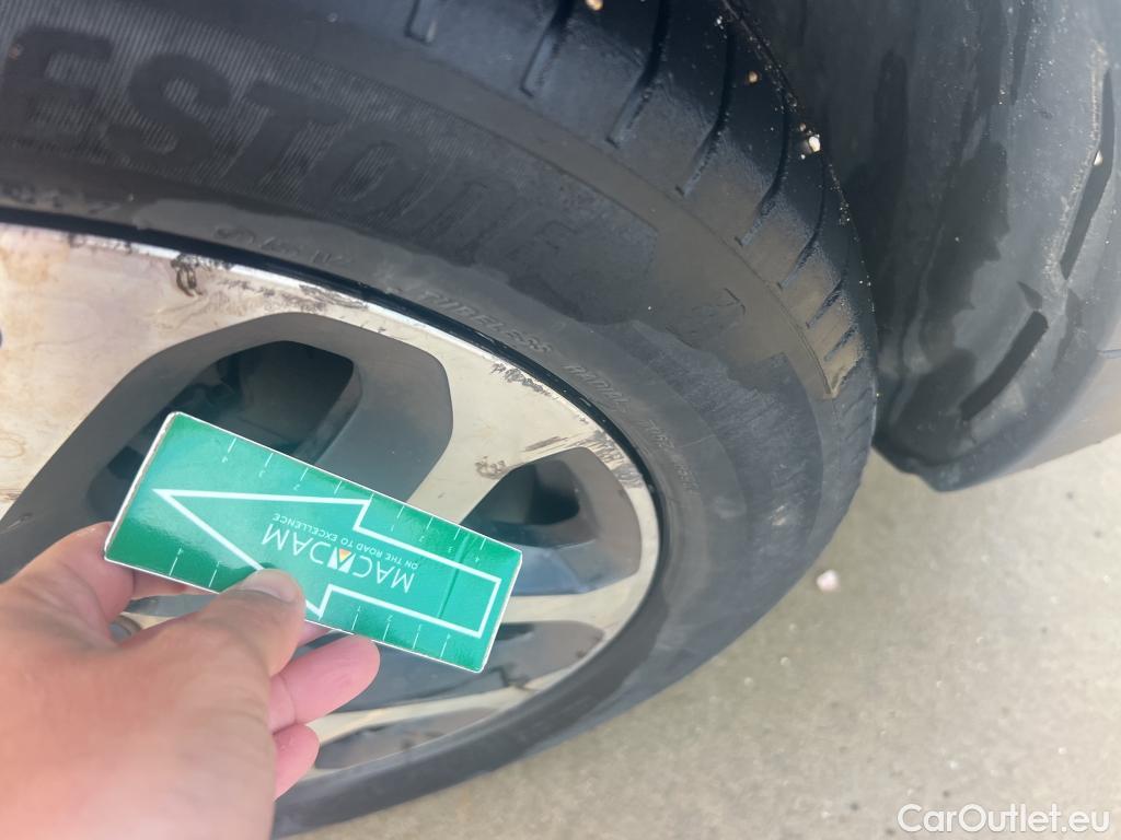  Renault  Captur RENAULT  / 2017 / 5P / crossover Zen TCe 66kW (90CV) -18 (CX) #6