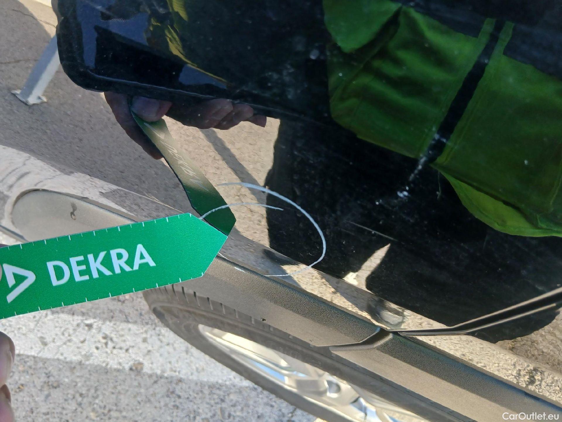  Toyota  RAV4 TOYOTA  / 2018 / 5P / todoterreno 2.5l 220H Advance #26