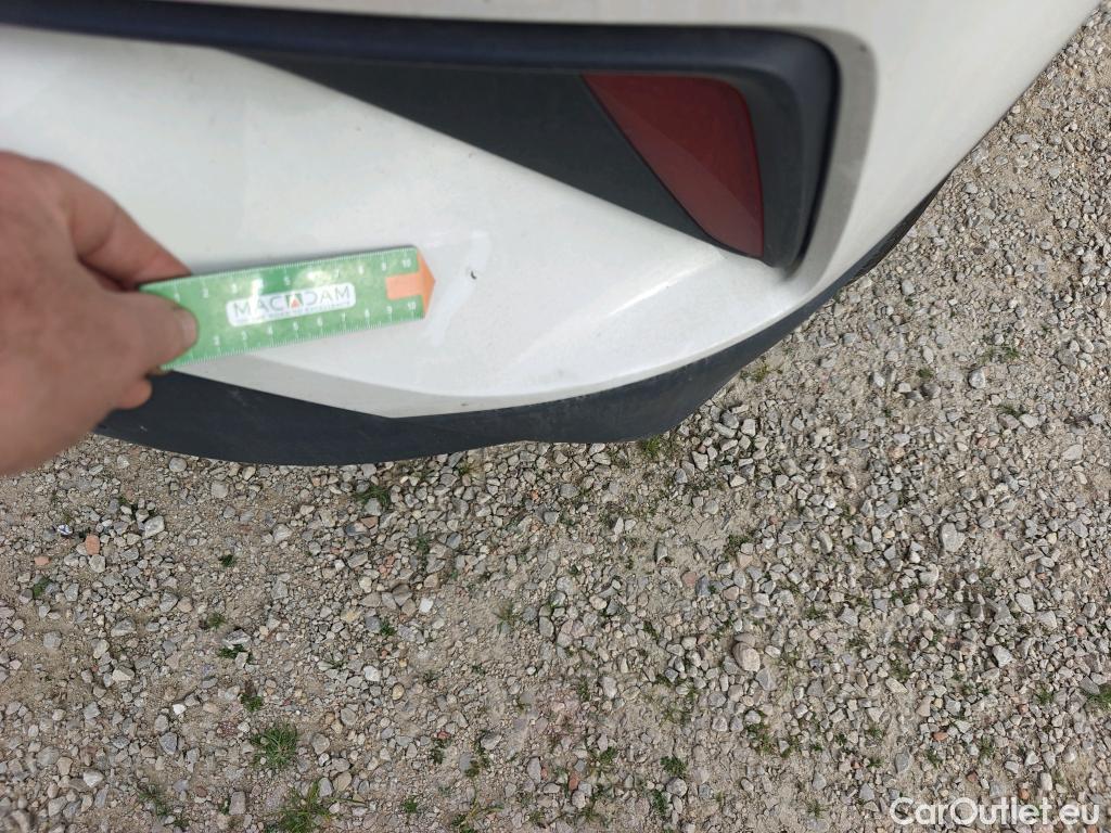  Toyota  C-HR TOYOTA  / 2019 / 5P / todoterreno 1.8 125H Active #18