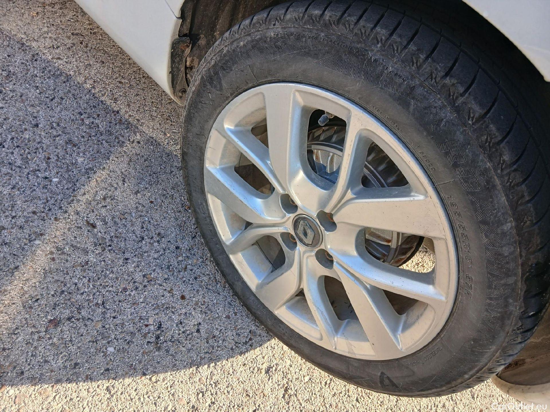  Renault  Zoe RENAULT  / 2013 / 5P / berlina con portón Limited 40 R110 -18 #5