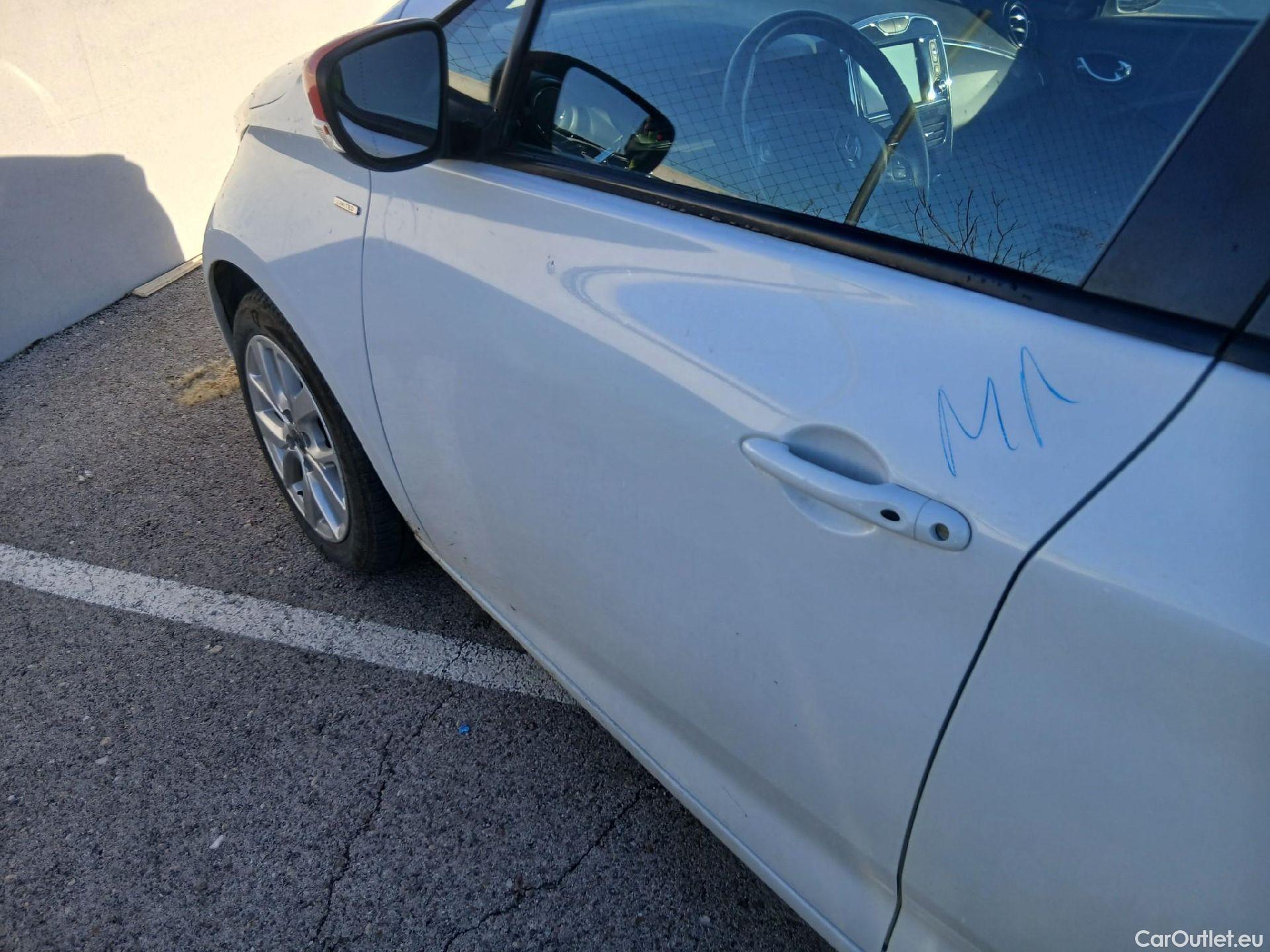  Renault  Zoe RENAULT  / 2013 / 5P / berlina con portón Limited 40 R110 -18 #28