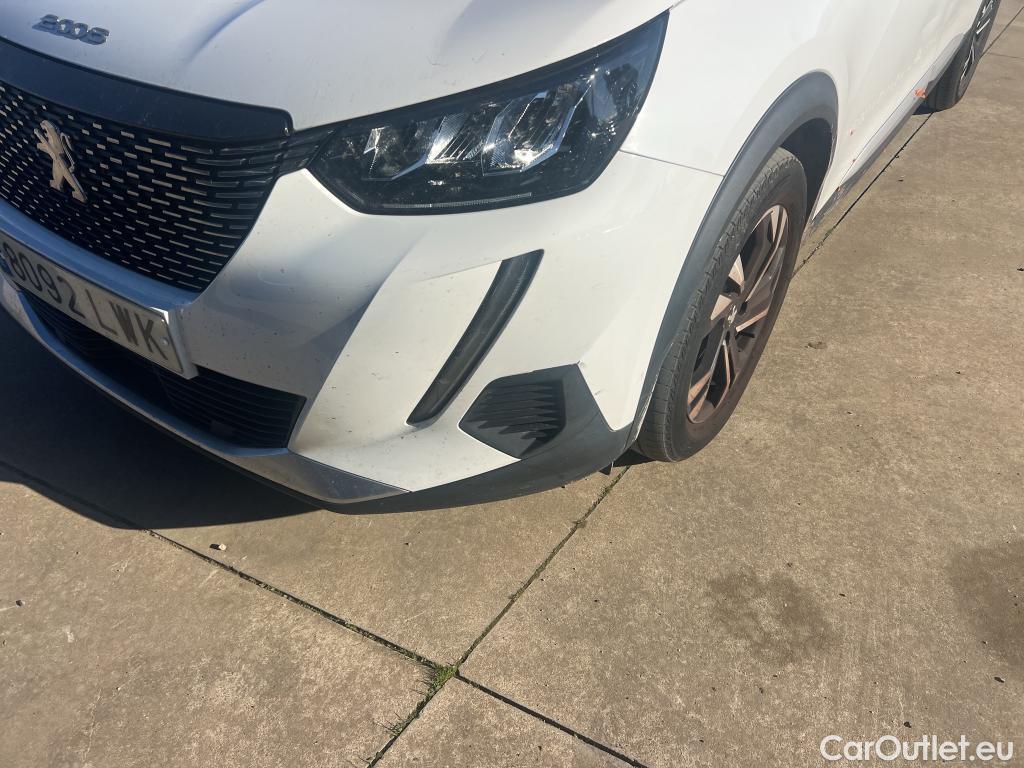  Peugeot  2008 PEUGEOT  / 2019 / 5P / todoterreno Allure BlueHDI 81kW (110CV) #17