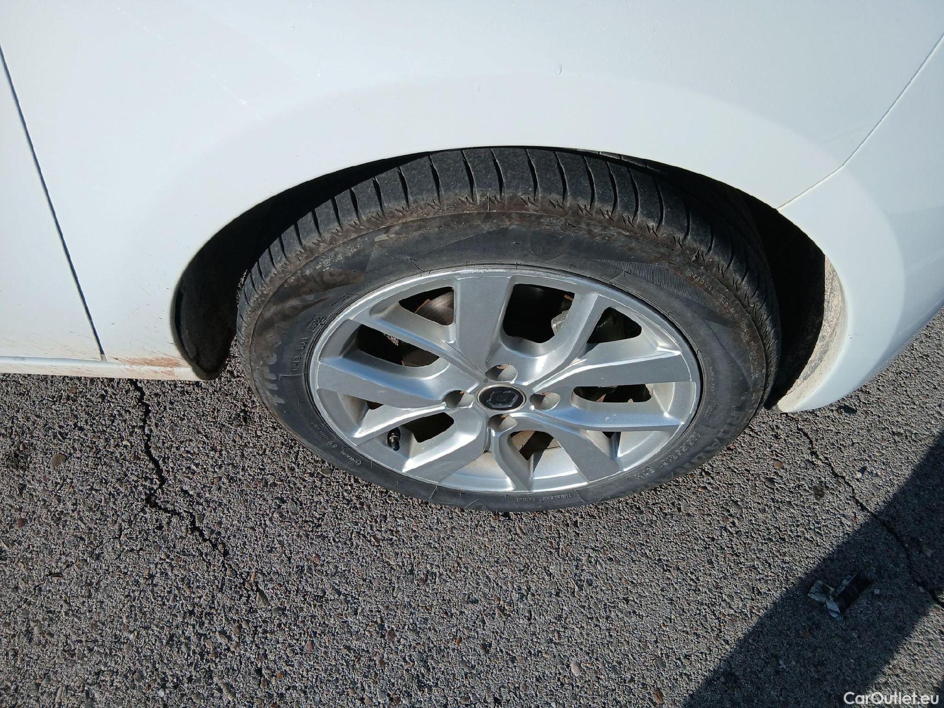  Renault  Zoe RENAULT  / 2013 / 5P / berlina con portón Limited 40 R110 -18 #21