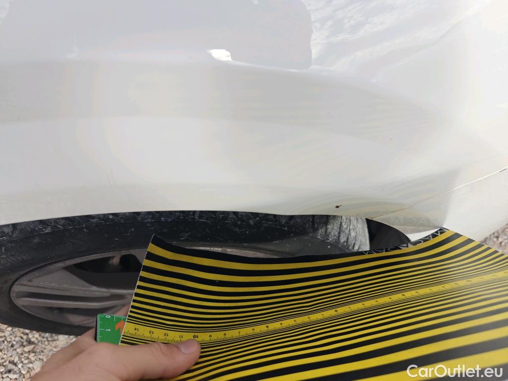  Peugeot  208 PEUGEOT  / 2019 / 5P / berlina con portón BlueHDi 73kW (100CV) Active Pack (AC) #11