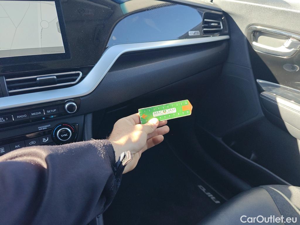  KIA  Niro KIA  / 2019 / 5P / crossover 1.6 GDi HEV 104kW (141CV) Drive #1