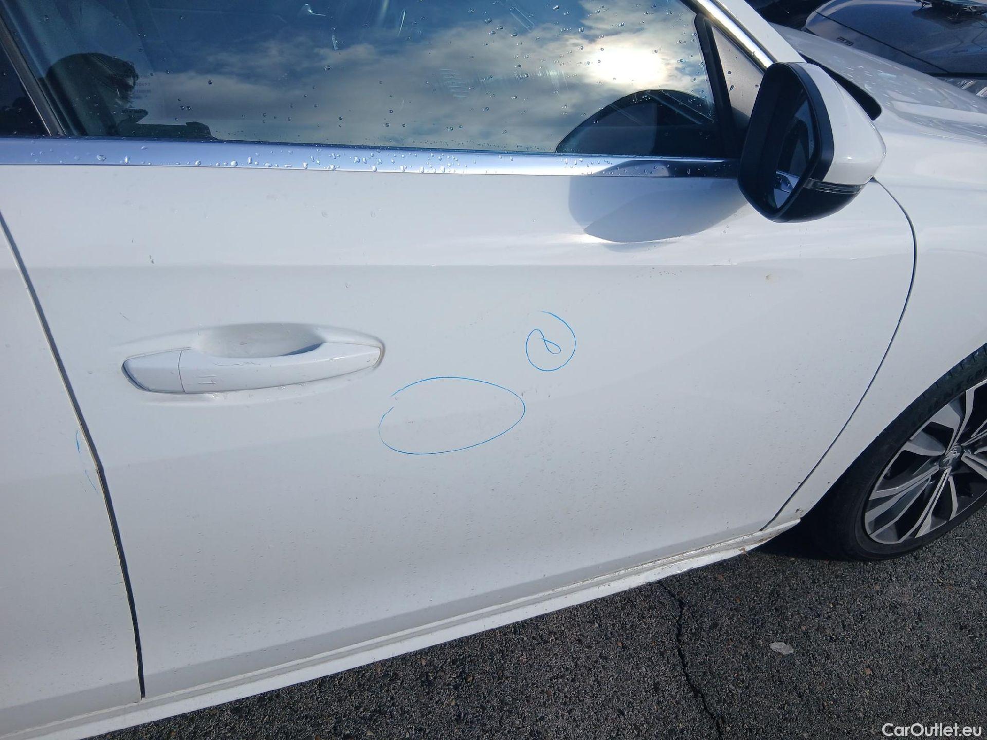  Peugeot  508 PEUGEOT  / 2018 / 5P / berlina con portón 5P Allure BlueHDi 120kW (160) S&S EAT8 #31