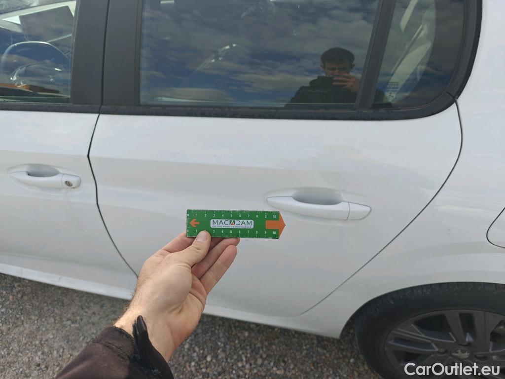  Peugeot  208 PEUGEOT  / 2019 / 5P / berlina con portón BlueHDi 73kW (100CV) Active Pack (AC) #7