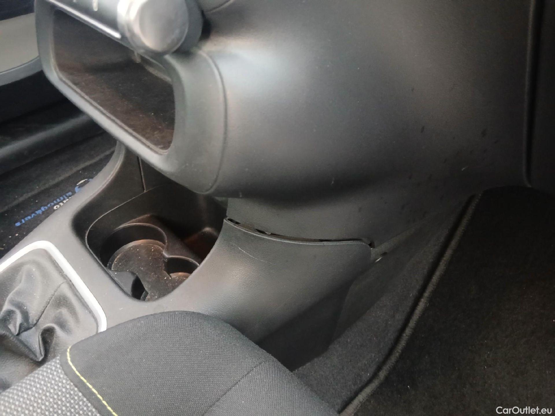  Citroen  C3 CITROEN  / 2020 / 5P / berlina con portón PureTech 60kW (83CV) Feel Pack (CX) #29