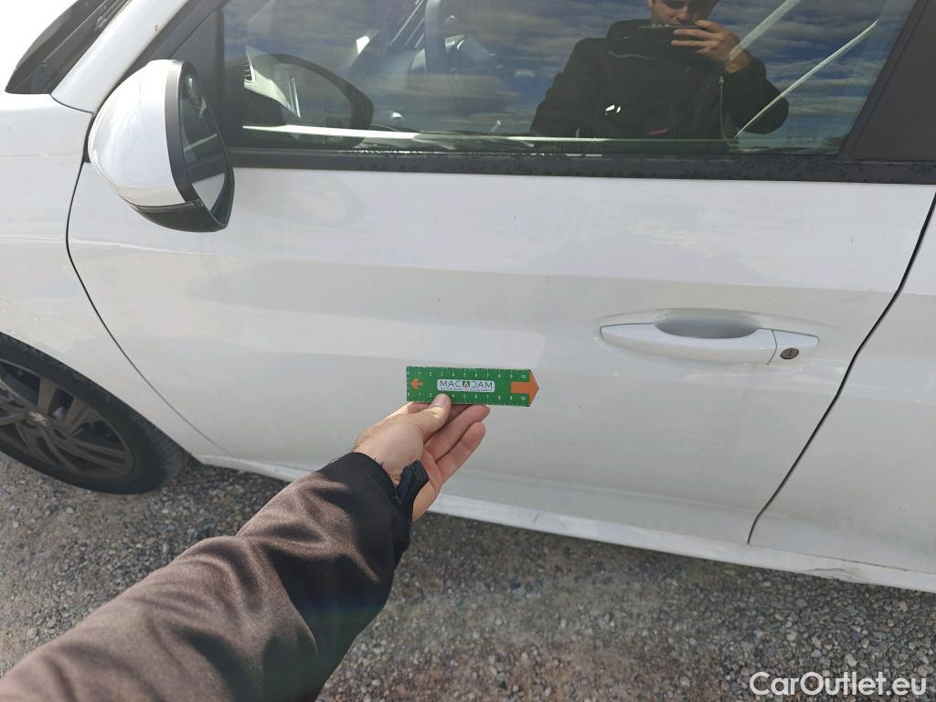  Peugeot  208 PEUGEOT  / 2019 / 5P / berlina con portón BlueHDi 73kW (100CV) Active Pack (AC) #12