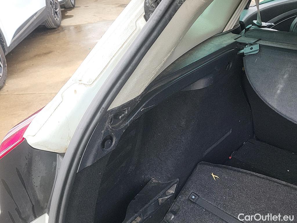  Renault  Megane RENAULT MÉGANE 5p 3G familiar Sp. Tou. Bose Energy dCi 130 S&S Euro 6 #48