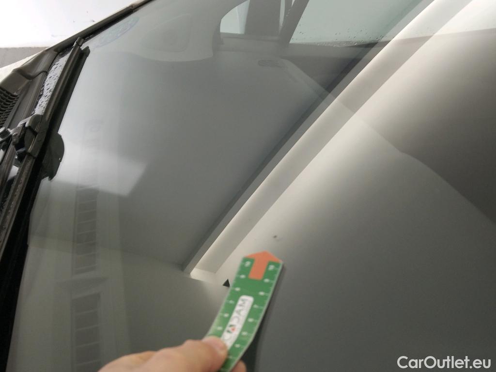  Toyota  Yaris TOYOTA  / 2017 / 5P / berlina con portón 1.5 100H Active #10