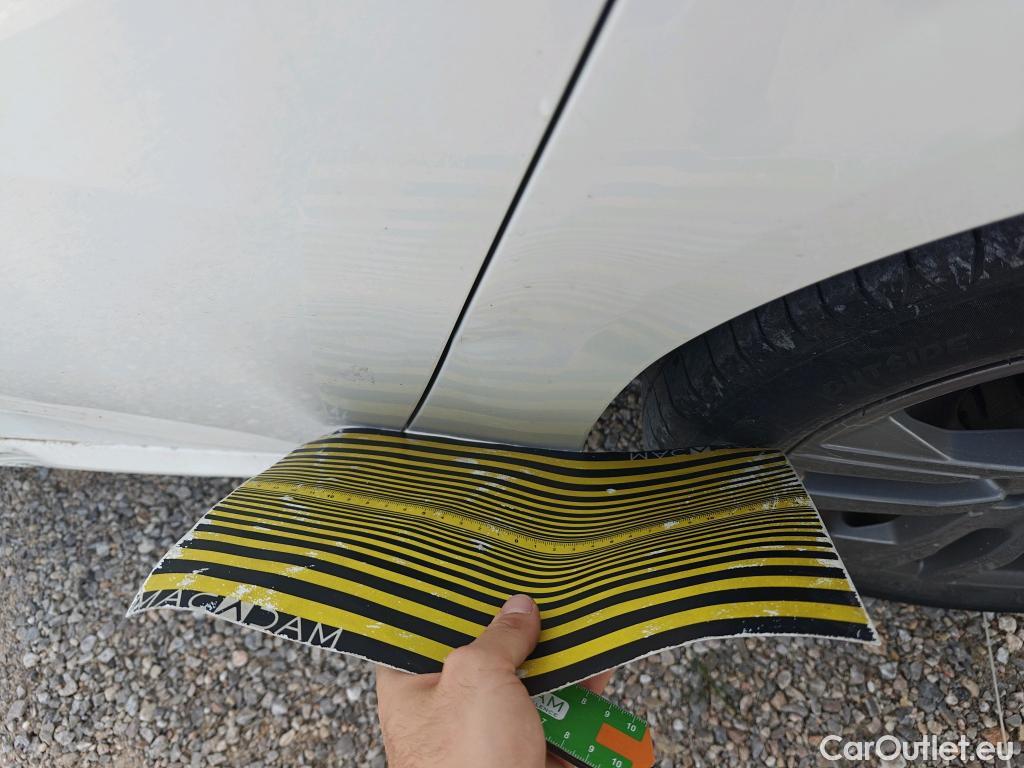  Peugeot  208 PEUGEOT  / 2019 / 5P / berlina con portón BlueHDi 73kW (100CV) Active Pack (AC) #6