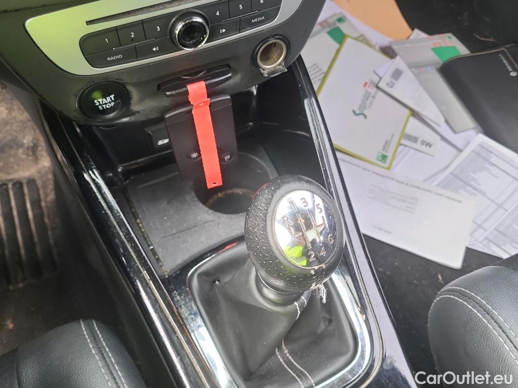  Renault  Megane RENAULT MÉGANE 5p 3G familiar Sp. Tou. Bose Energy dCi 130 S&S Euro 6 #58